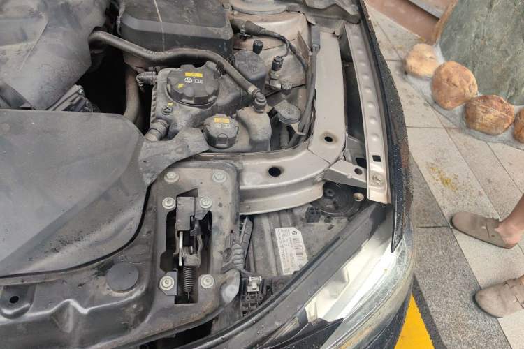 Used BMW 3 Series 2017 320Li Fashion Model Engine Bay Left