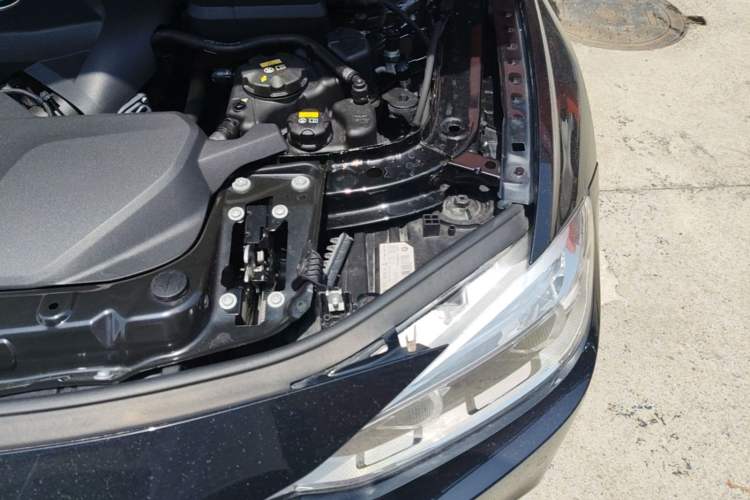 Used BMW 3 Series 2017 320Li M Sport Edition Engine Bay Left