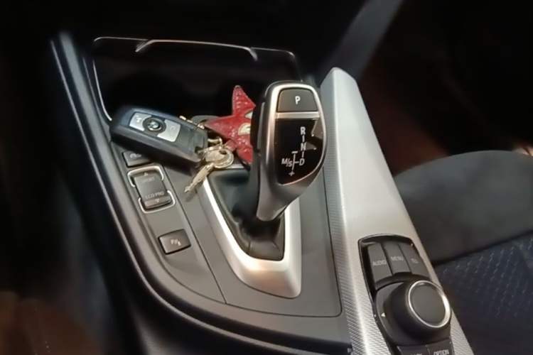 Used BMW 3 Series 2017 320i M Sport Gear Lever