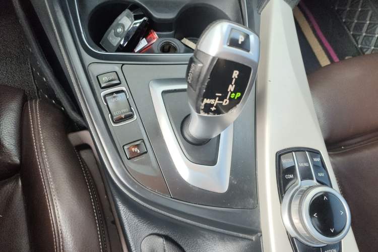 Used BMW 3 Series 2017 318i Fashion Model Gear Lever