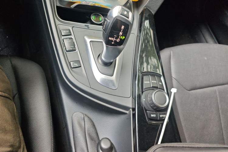 Used BMW 3 Series 2017 320Li Fashion Model Gear Lever
