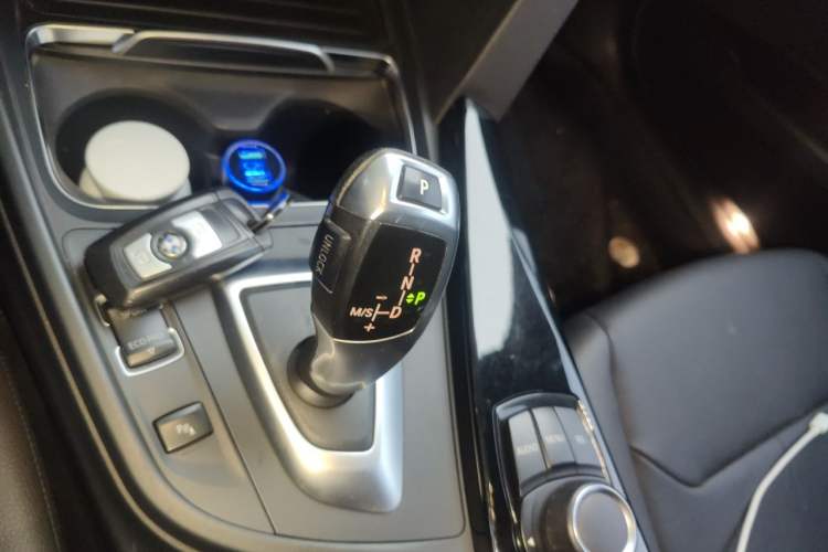Used BMW 3 Series 2017 320Li Fashion Model Gear Lever