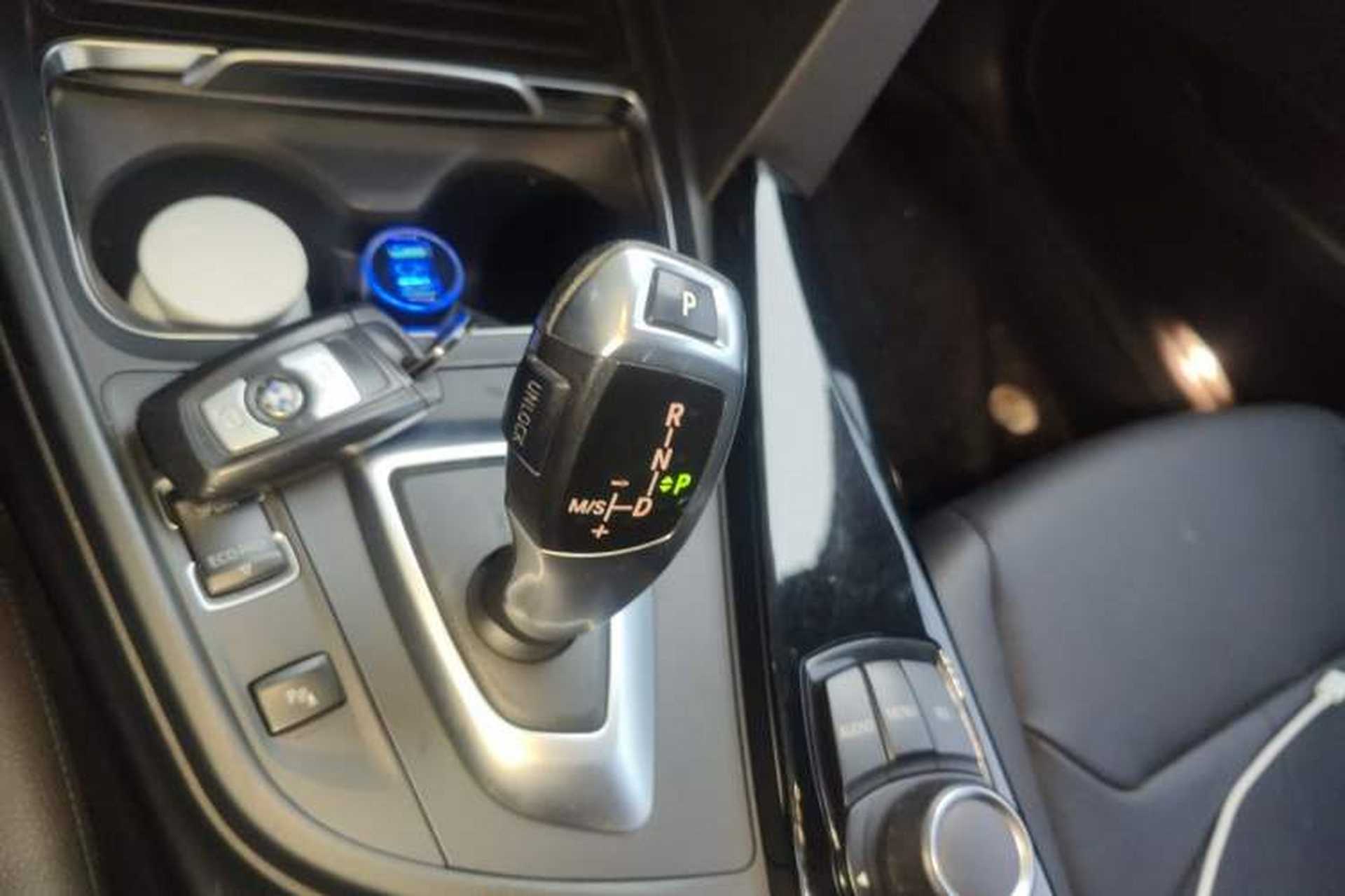 Used BMW 3 Series 2017 320Li Fashion Model Gear Lever