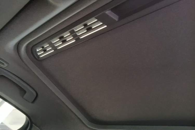 Used BMW 3 Series 2017 320Li Fashion Model Headliner