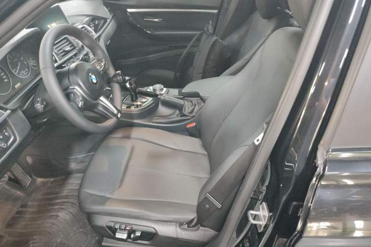 Used BMW 3 Series 2017 320Li Fashion Model Left Front Seat
