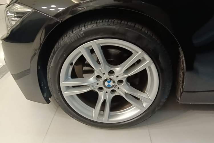Used BMW 3 Series 2017 320i M Sport Left Front Wheel Hub
