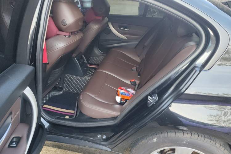 Used BMW 3 Series 2017 318i Fashion Model Left Rear Seat
