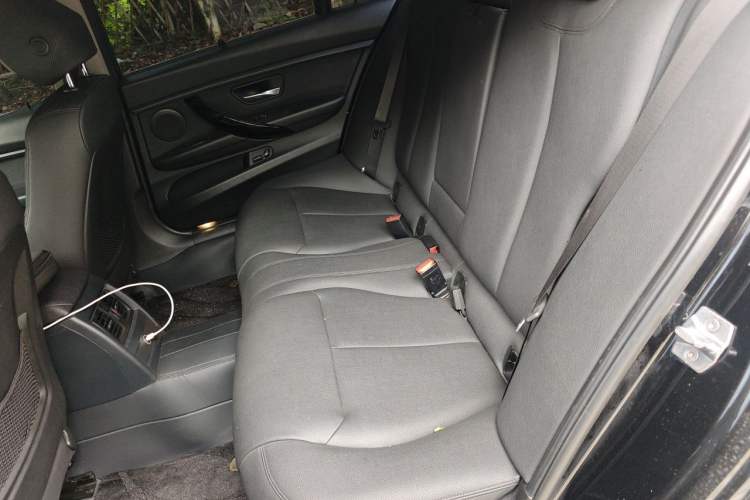 Used BMW 3 Series 2017 320Li Fashion Model Left Rear Seat
