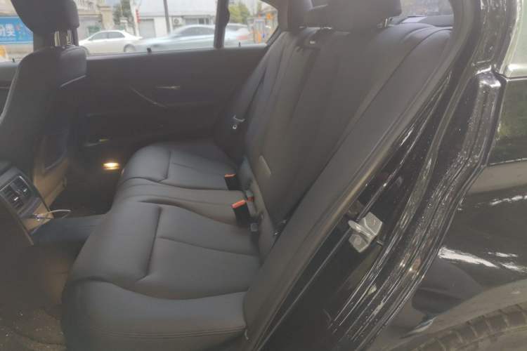 Used BMW 3 Series 2017 320Li Fashion Model Left Rear Seat