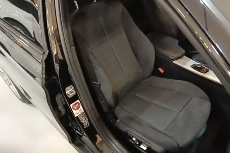 Used BMW 3 Series 2017 320i M Sport Right Front Seat