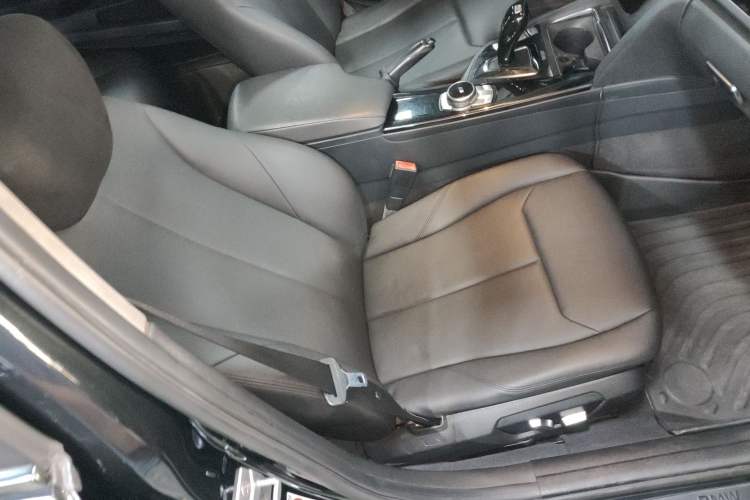 Used BMW 3 Series 2017 320Li Fashion Model Right Front Seat