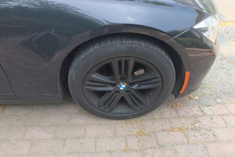 Used BMW 3 Series 2017 320Li Fashion Model Right Front Wheel Hub
