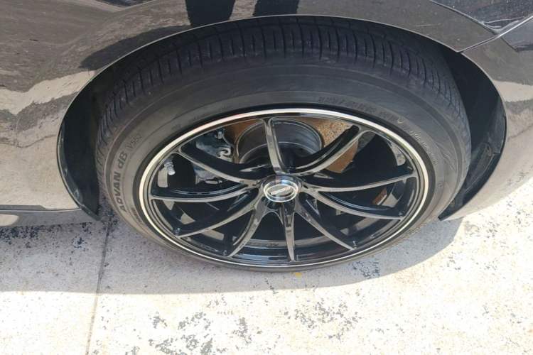 Used BMW 3 Series 2017 320Li M Sport Edition Right Front Wheel Hub