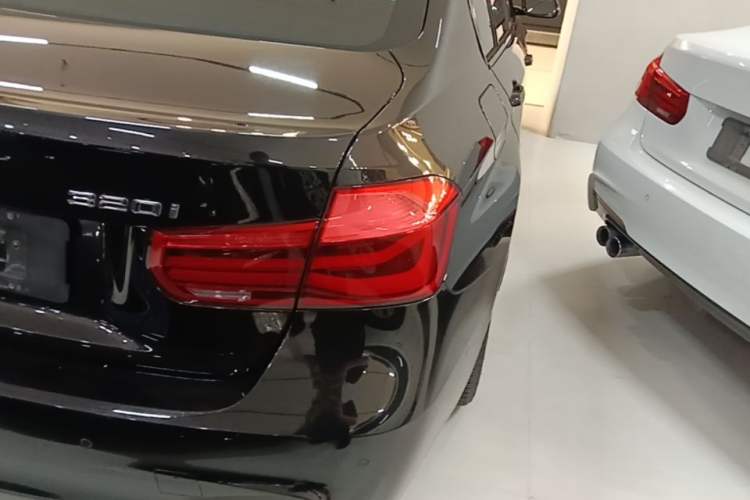 Used BMW 3 Series 2017 320i M Sport Right Rear Taillight