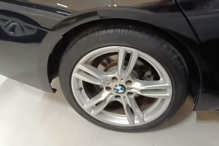 Used BMW 3 Series 2017 320i M Sport Right Rear Wheel Hub
