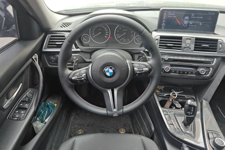 Used BMW 3 Series 2017 318i Fashion Model Steering Wheel