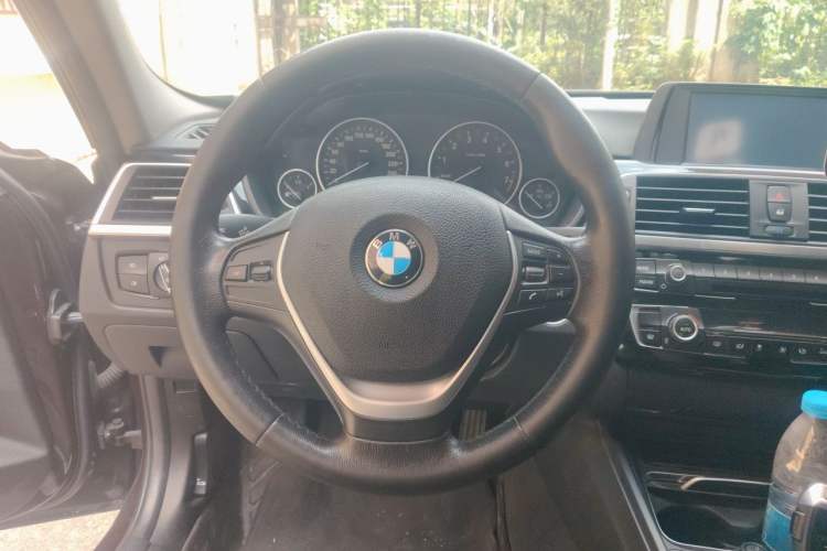 Used BMW 3 Series 2017 320Li Fashion Model Steering Wheel
