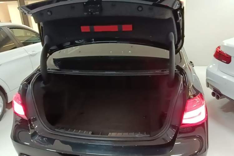 Used BMW 3 Series 2017 320i M Sport Trunk