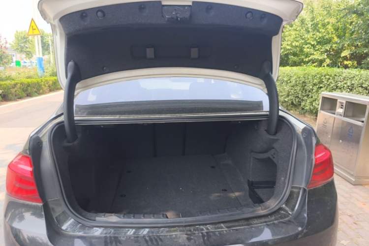 Used BMW 3 Series 2017 320Li Fashion Model Trunk