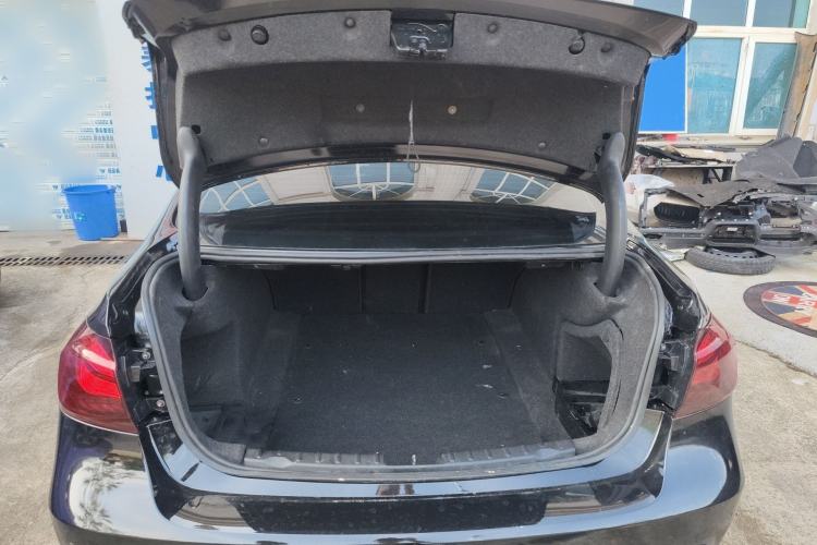 Used BMW 3 Series 2017 318i Fashion Model Trunk