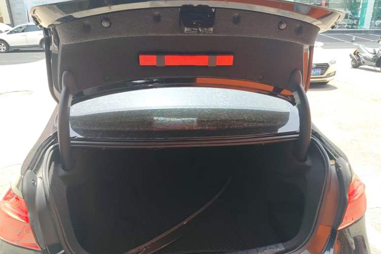 Used BMW 3 Series 2017 320Li M Sport Edition Trunk