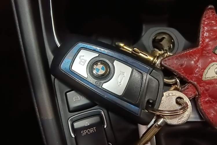 Used BMW 3 Series 2017 320i M Sport Vehicle Key