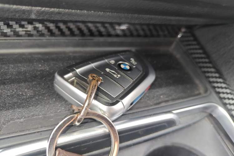 Used BMW 3 Series 2017 318i Fashion Model Vehicle Key