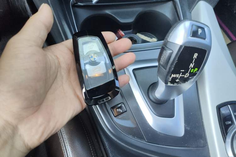 Used BMW 3 Series 2017 318i Fashion Model Vehicle Key