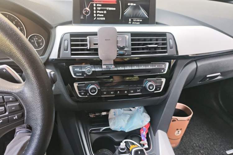 Used BMW 3 Series 2017 320i M Sport Audio And AC Panel