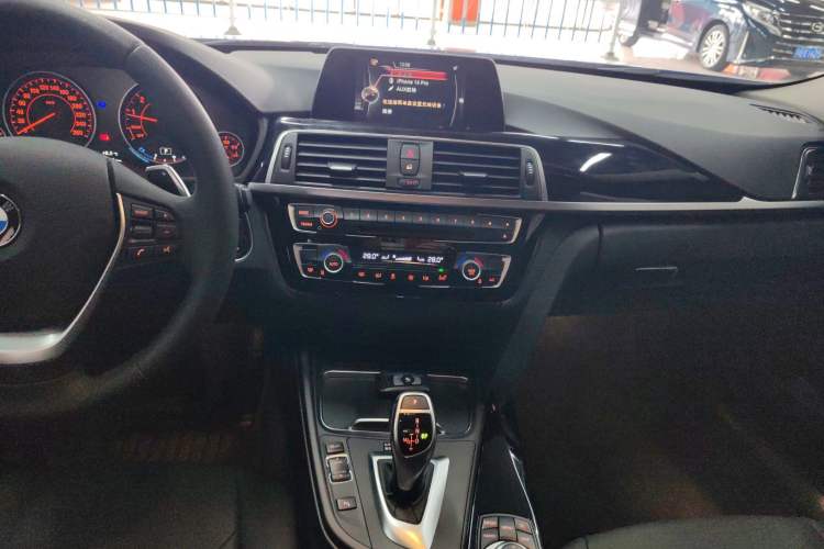 Used BMW 3 Series 2017 320Li M Sport Edition Audio And AC Panel