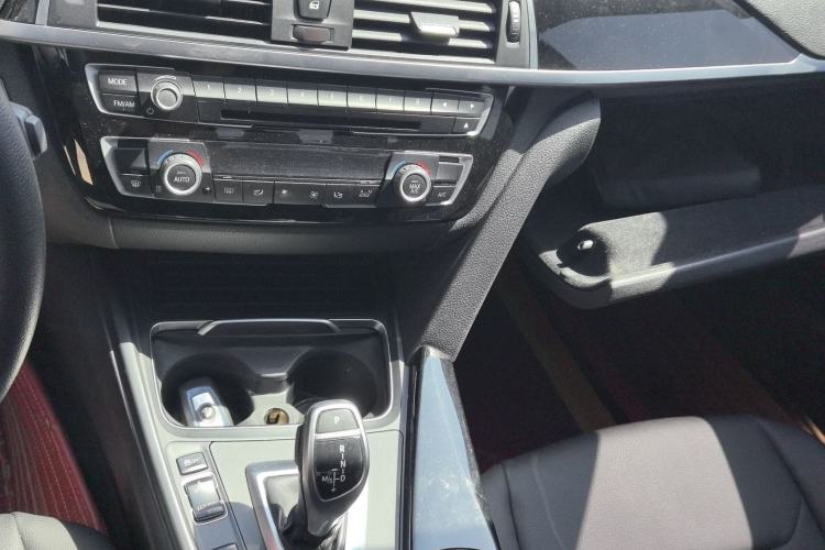Used BMW 3 Series 2017 320Li M Sport Edition Audio And AC Panel