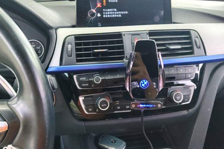 Used BMW 3 Series 2017 320i M Sport Audio And AC Panel