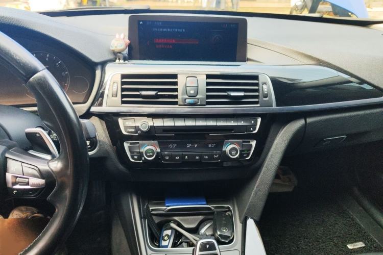 Used BMW 3 Series 2017 320Li M Sport Edition Audio And AC Panel