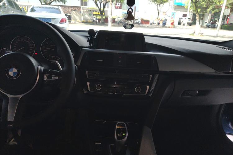 Used BMW 3 Series 2017 320i M Sport Audio And AC Panel