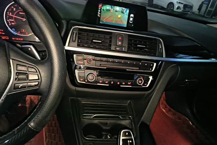 Used BMW 3 Series 2017 320Li M Sport Edition Audio And AC Panel