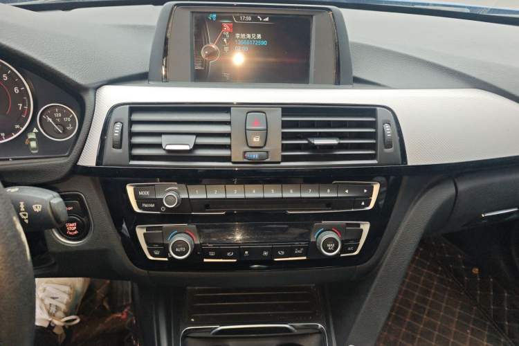 Used BMW 3 Series 2017 320i M Sport Audio And AC Panel