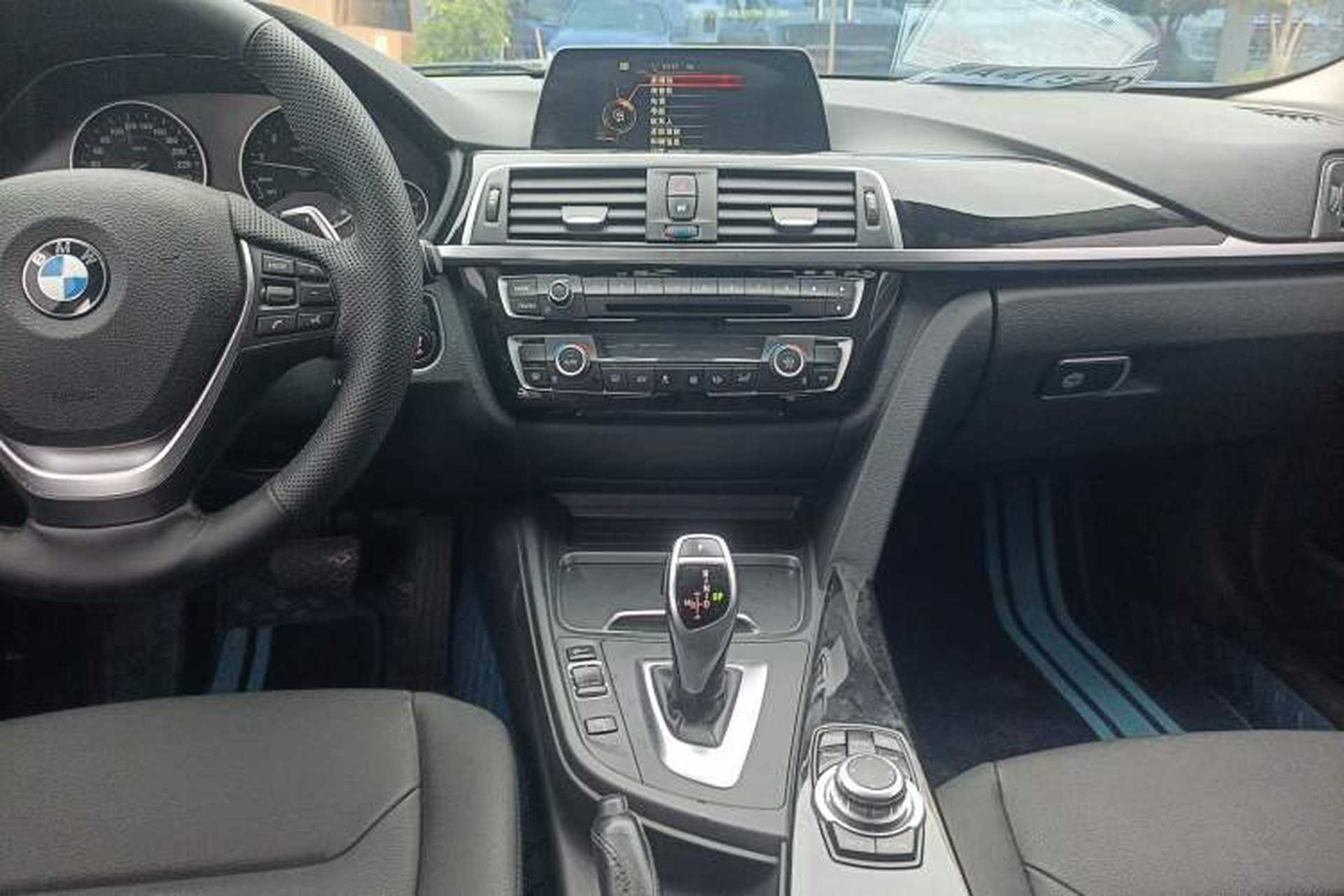Used BMW 3 Series 2017 320Li M Sport Edition Audio And AC Panel