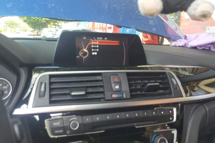 Used BMW 3 Series 2017 320Li M Sport Edition Audio And AC Panel