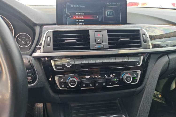 Used BMW 3 Series 2017 330Li M Sport Edition Audio And AC Panel