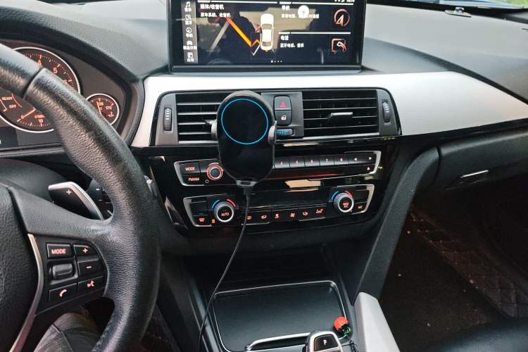 Used BMW 3 Series 2017 320i M Sport Audio And AC Panel