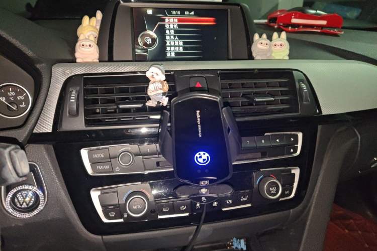 Used BMW 3 Series 2017 320i M Sport Audio And AC Panel