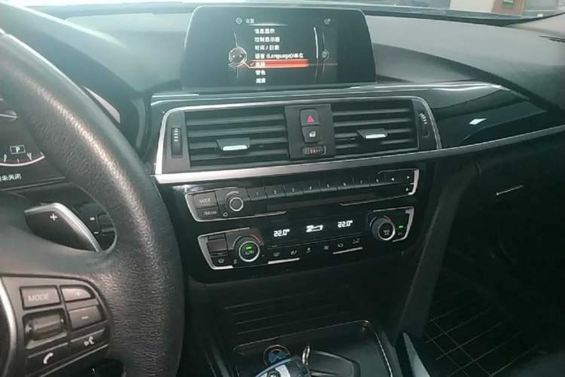 Used BMW 3 Series 2017 320Li M Sport Edition Audio And AC Panel