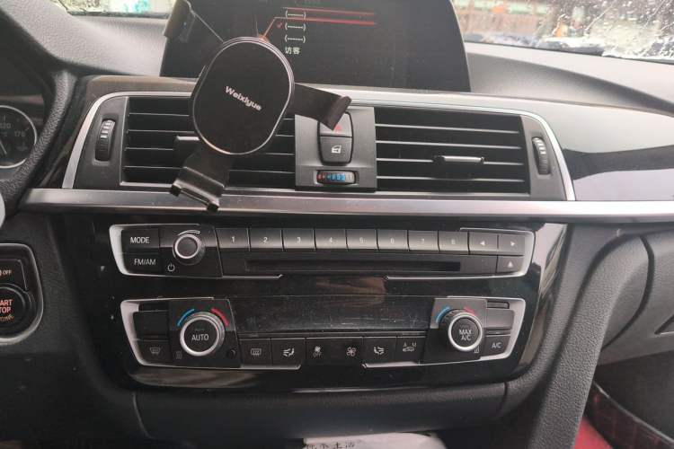 Used BMW 3 Series 2017 320Li M Sport Edition Audio And AC Panel