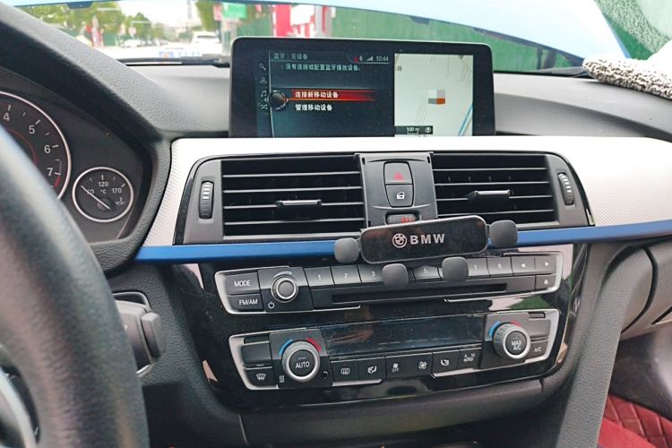 Used BMW 3 Series 2017 320i M Sport Audio And AC Panel