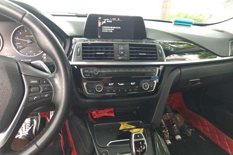 Used BMW 3 Series 2017 320Li M Sport Edition Audio And AC Panel