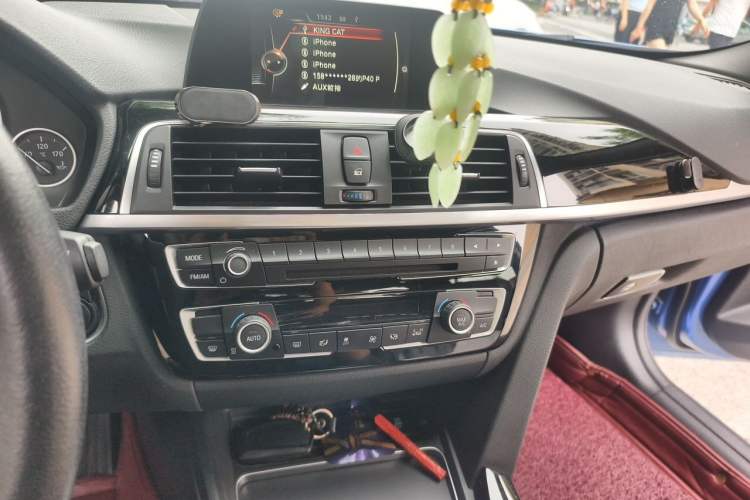 Used BMW 3 Series 2017 320Li M Sport Edition Audio And AC Panel