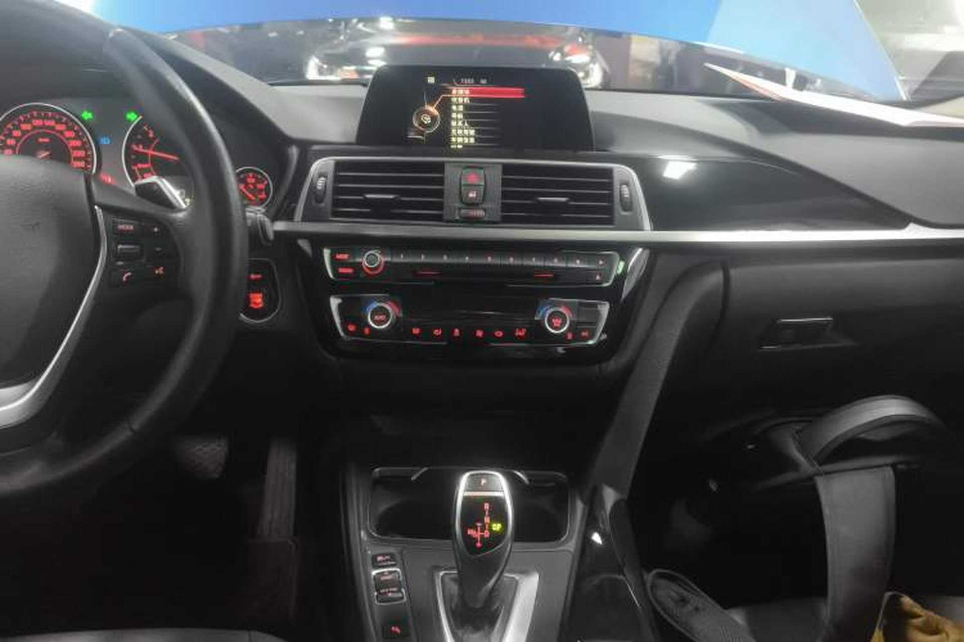 Used BMW 3 Series 2017 320Li M Sport Edition Audio And AC Panel