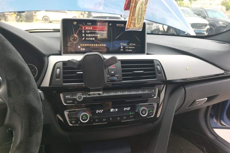 Used BMW 3 Series 2017 320i M Sport Audio And AC Panel