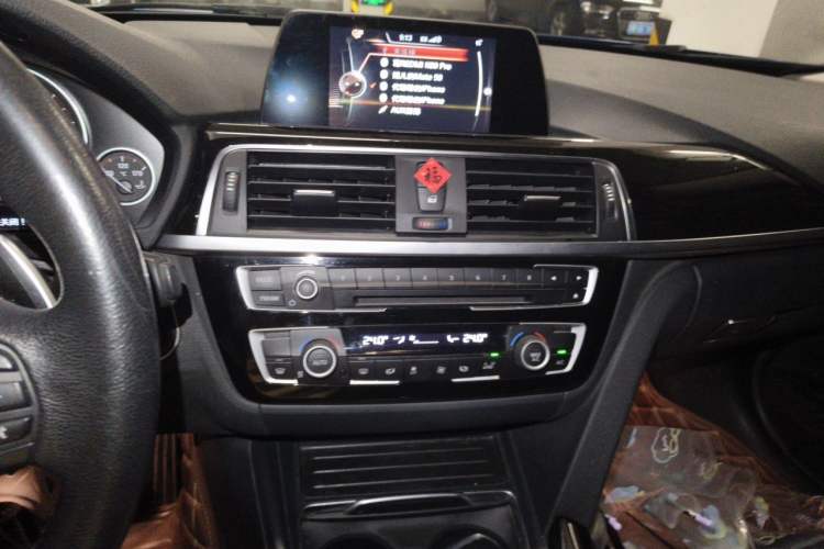 Used BMW 3 Series 2017 320Li M Sport Edition Audio And AC Panel