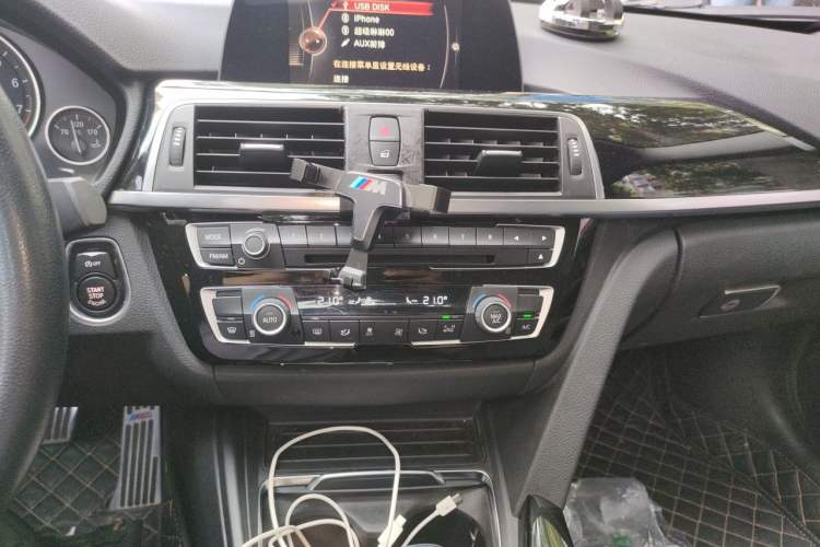 Used BMW 3 Series 2017 320Li M Sport Edition Audio And AC Panel